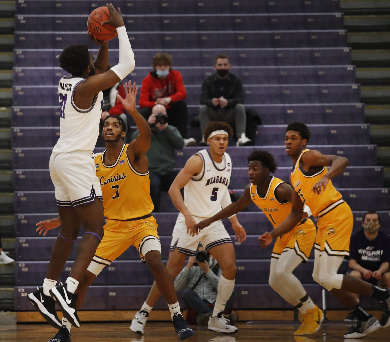 Battle of the Bridge, Canisius at Niagara men's hoops